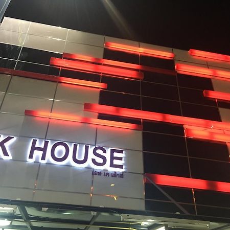 S.K.Airport Chiang Mai Hotel Luaran gambar